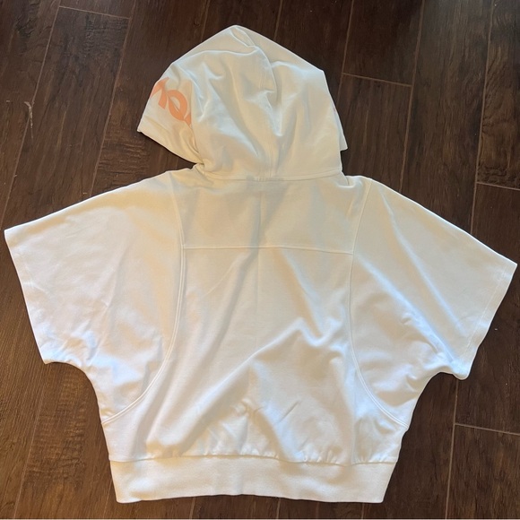 New Balance short sleeve hoodie - Picture 2 of 5